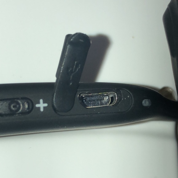 (Aftershocks) wireless Bluetooth headphones, - Picture 7 of 14